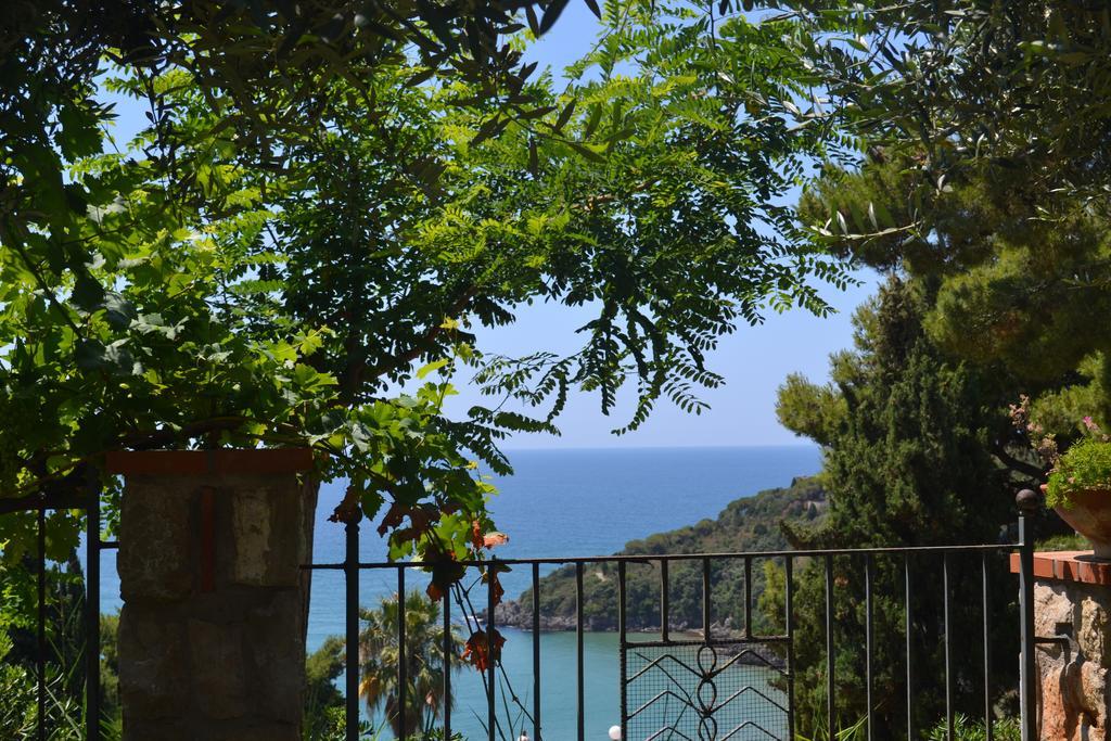 Michela Tra Cielo E Mare Gaète